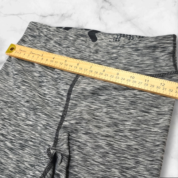 BUNDLE OF TWO Fila Black and Blue Athletic Gym Leggings Size Large (L) B55 - Picture 9 of 11